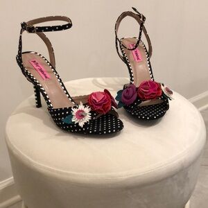 Brand new never worn Betsey Johnson Ines heeled sandals. 3.5 inch heel.